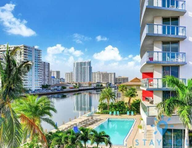 Modern Resort Modern Apartment 2 Bedroom 2 Br Pool Hallandale Beach Exterior photo