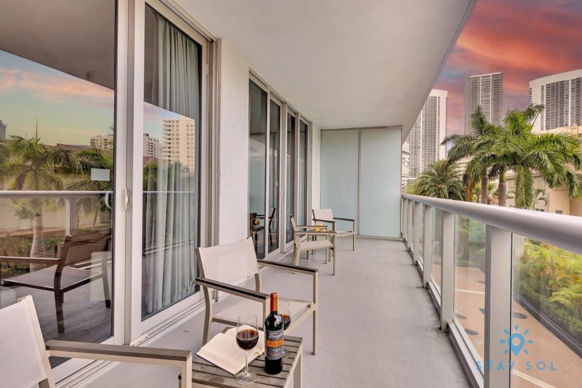 Modern Resort Modern Apartment 2 Bedroom 2 Br Pool Hallandale Beach Exterior photo